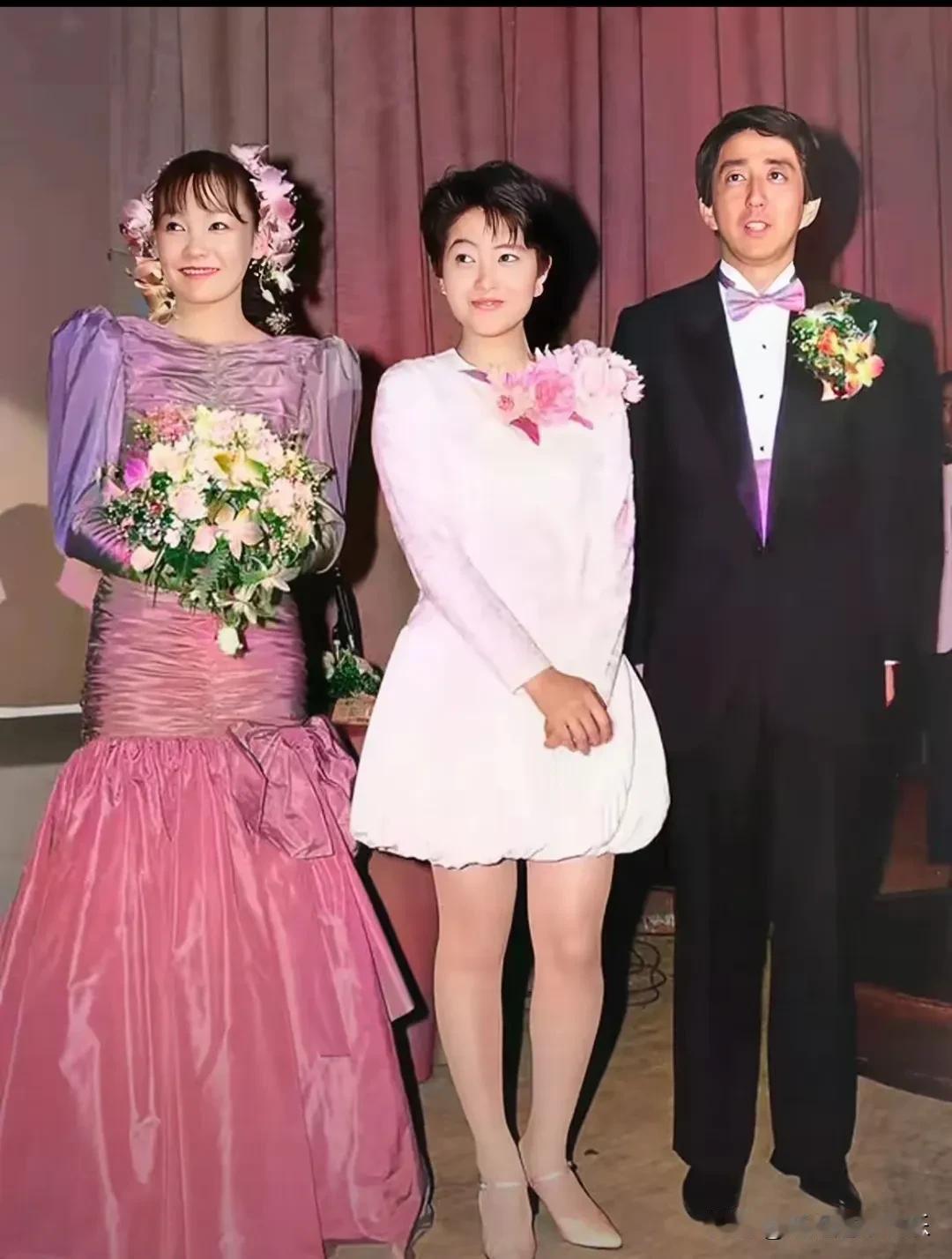 天作之合
1987年6月，时年33岁的安倍晋三与26岁的松崎昭惠结婚。两人于19