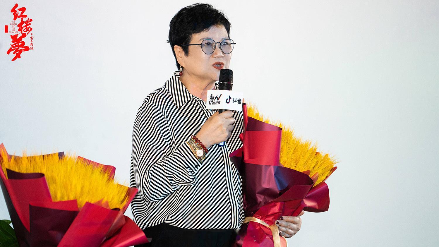 由著名导演胡玫执导的#电影红楼梦之金玉良缘# 在海口经济学院南海艺术与科技学院举