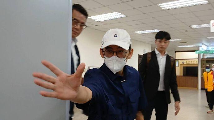 黄子佼获缓刑4年 【黄子佼藏儿少性影像案免囚！最高法院驳回上诉，缓刑定谳】黄子佼