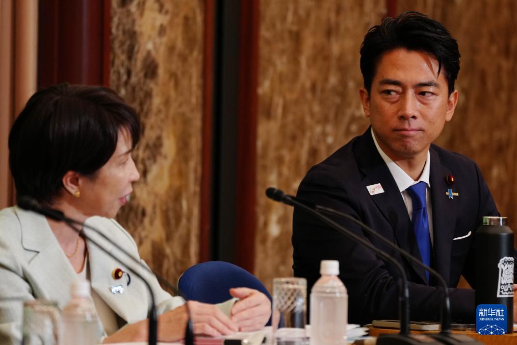 参观完F-35演习后，日本防卫大臣高调警告中国俄罗斯。忠心耿耿！真不愧是高市早苗