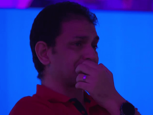 2026年澳门乒乓球世界杯汉娜高达逆转战胜袁嘉楠晋级八强后，赛后采访时和教练都留