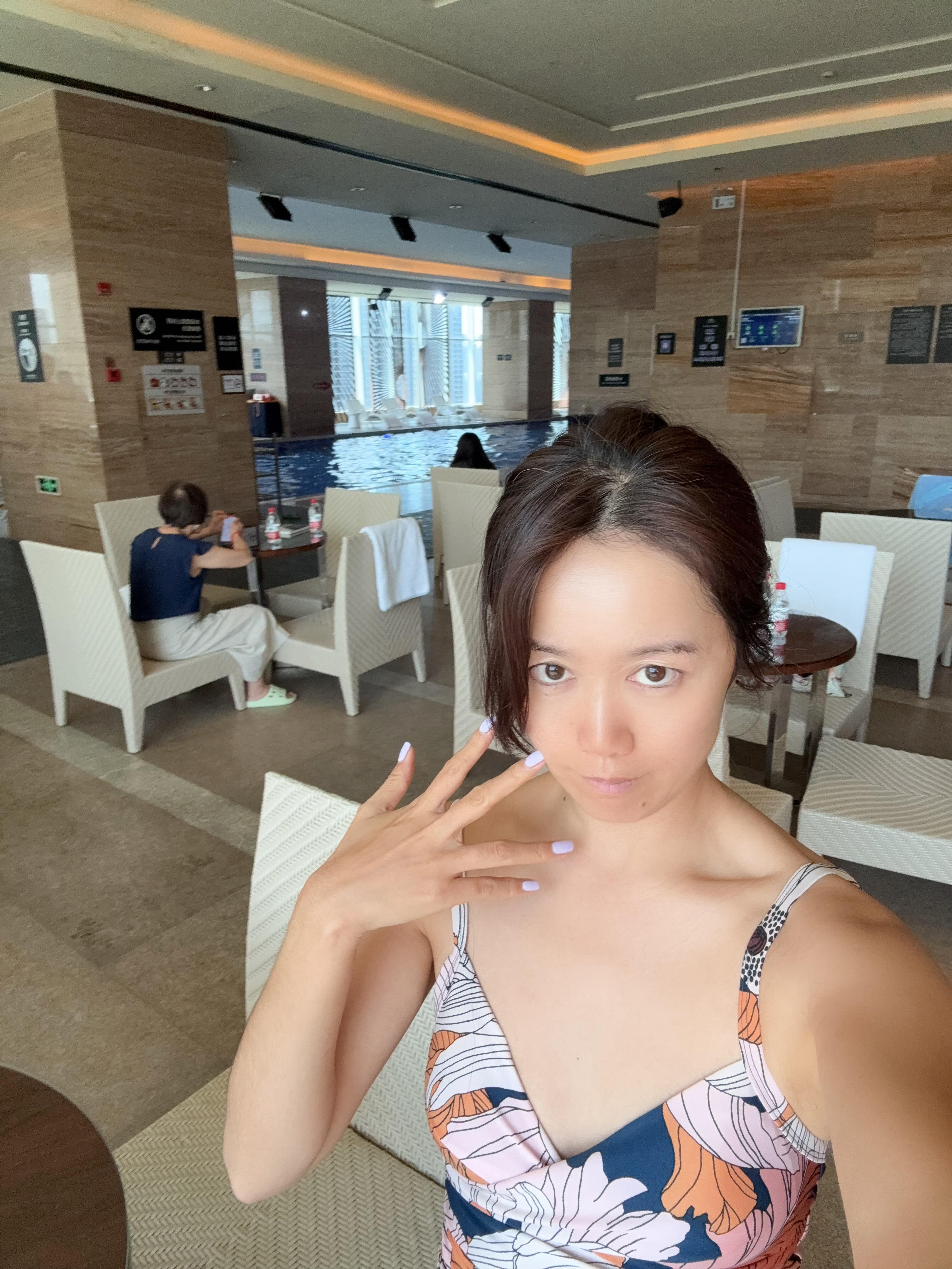 有人知道图三是什么吗[允悲][允悲][允悲]今天游泳的装备发给欧巴后他就发来了图