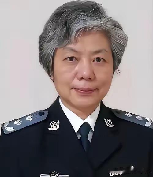 “不能判刑，那就高额罚款！”李玫瑾这句话，真把“扶老人”说透了

“不能判刑，那