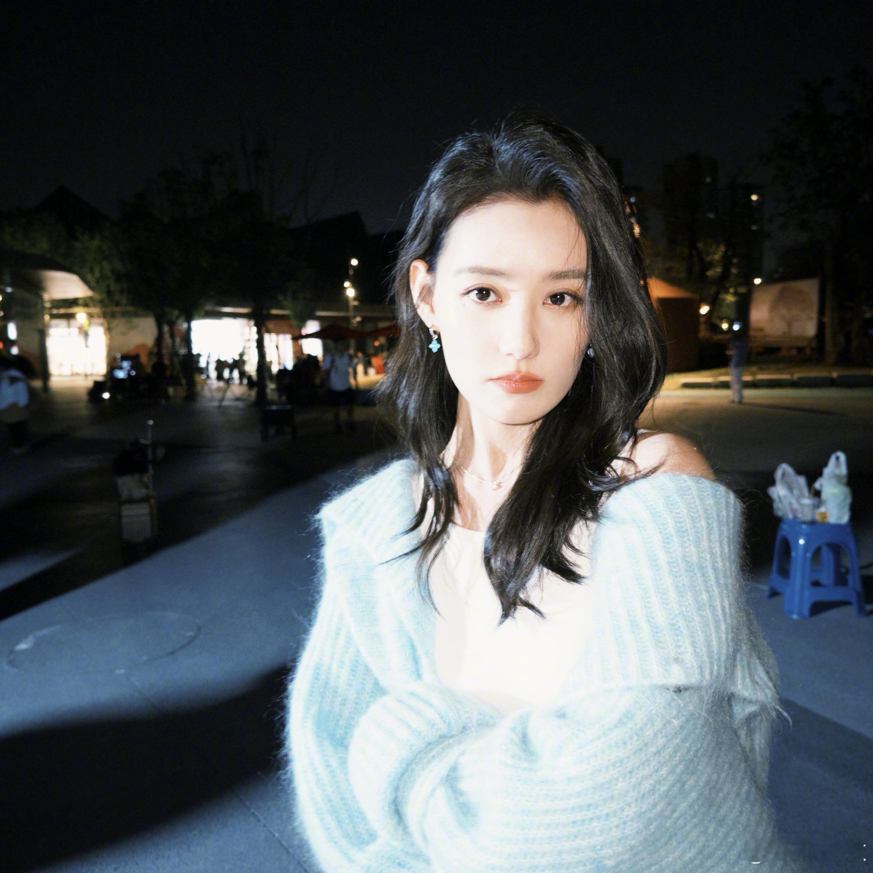 女神蒙上眼 大家看到猫猫头小艾了吗！🐱 