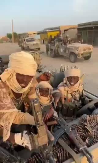 🇸🇩 9月25日星期五，苏丹武装部队和联合部队进入北科尔多凡州的索达里市。烽