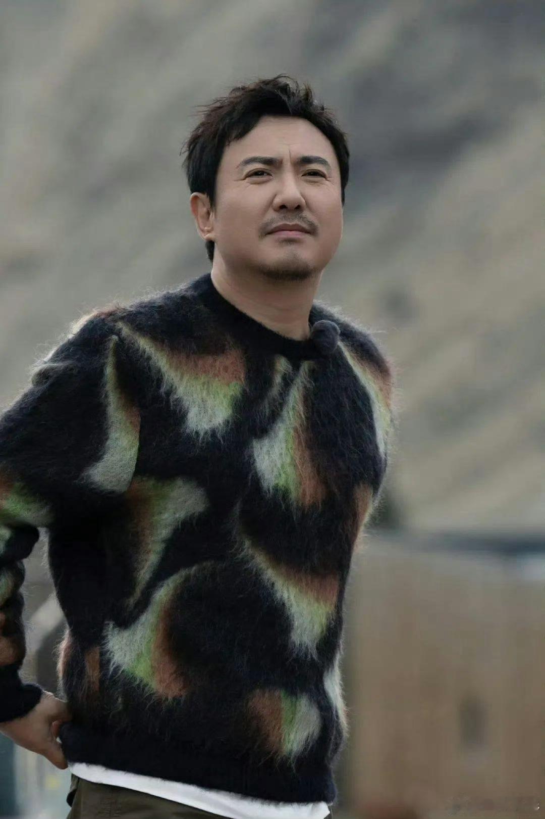 沈腾我这手是用来使劲的 腾叔真的是随时随地都在搞笑。 