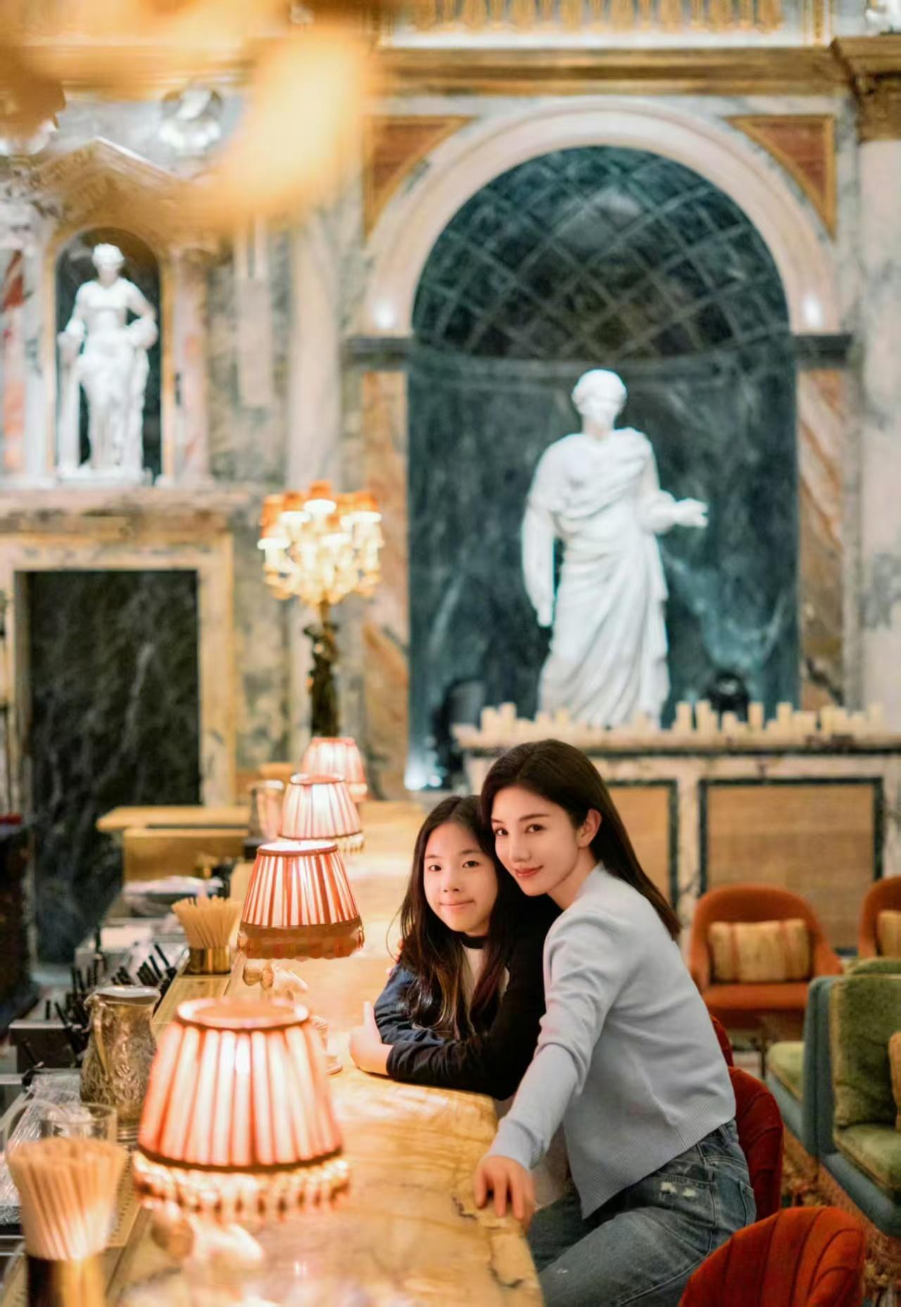黄奕回应女儿出道 黄奕今日发文澄清女儿黄芊玲并无出道计划，强调仅是因热爱舞蹈而赴