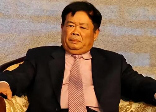 1980年，曹德旺给妻子陈凤英写信：“我爱上了别人，我要和你离婚，不过我会补偿你