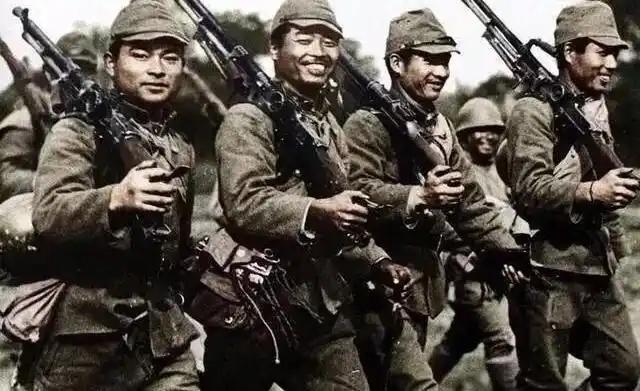 关东军曾是日本在东北的精锐，装备最好，重炮坦克优先配给，任务是防苏联。
可到二战