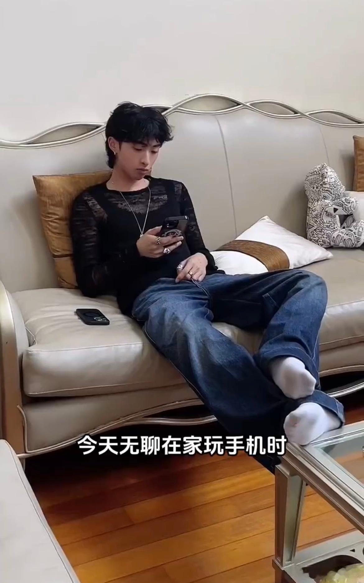#恩利给伊能静化网红妆# 看着恩利为伊能静化上这完美的网红妆，就像是在见证一场关