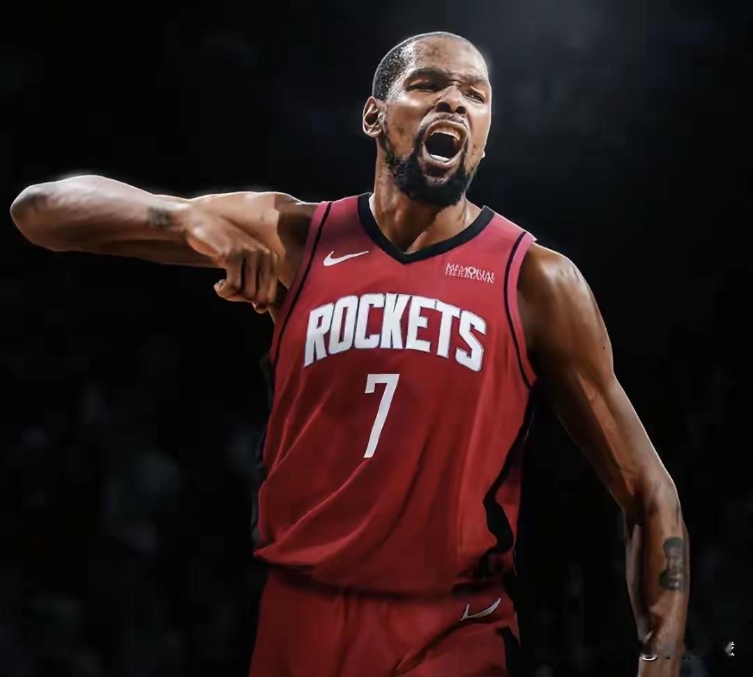 26日一大早，NBA火箭队两个重磅消息！

1、杜兰特正式抵达休斯顿并开始训练 