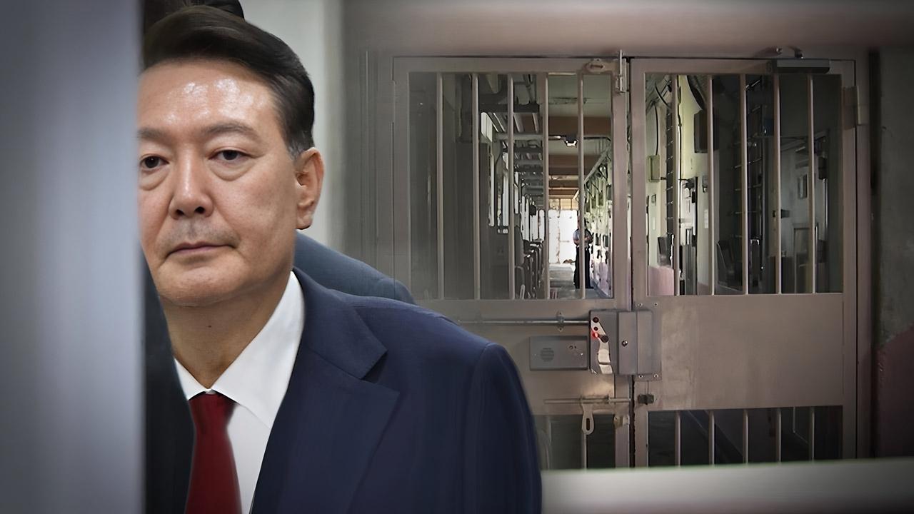 尹锡悦内乱头目罪罪名成立，一审被判无期徒刑，属实一点都不冤。

尹锡悦从2022
