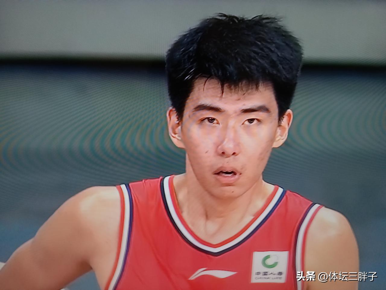 广东球迷和杜峰，看了山东男篮外援克里斯对赛后徐昕的评价后，可能后悔的要找个地缝钻