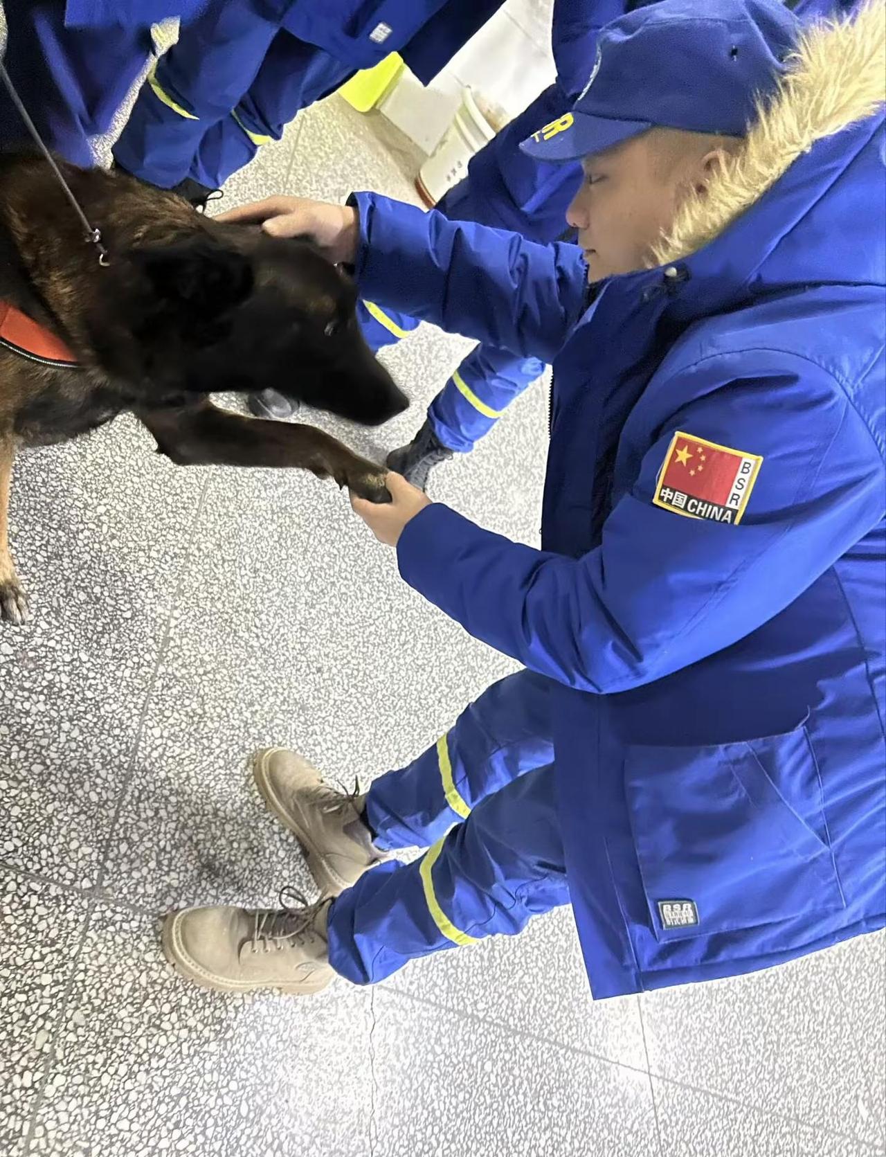 只是我心中不再有火花救援人员