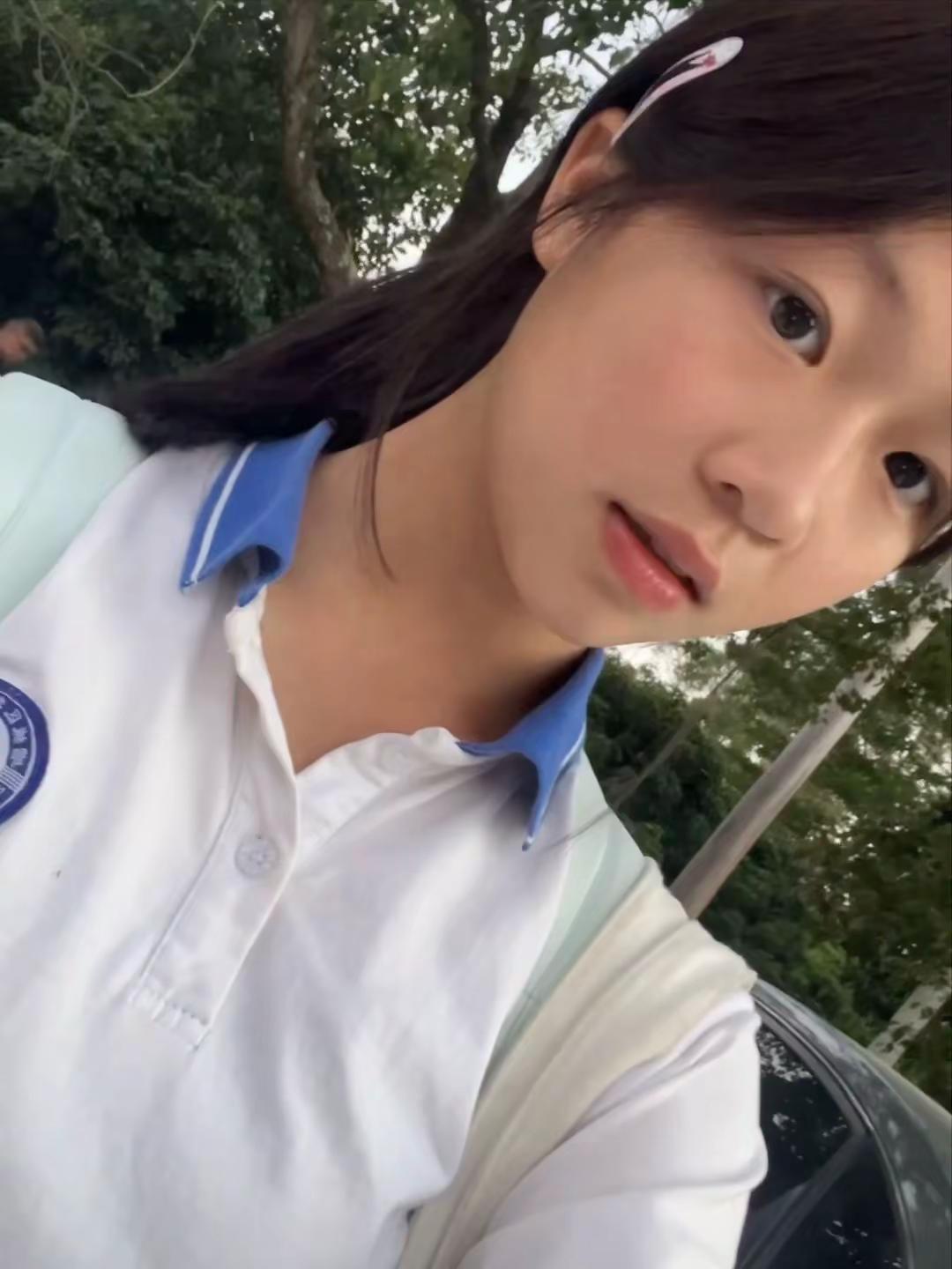 重新穿上校服 还可以看到你眉眼弯弯对我笑的样子吗校园记录