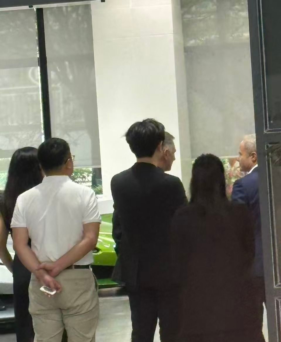 霍纳 来比亚迪坪山总部，此前在戛纳就有过接触，这次来到深圳应该能更加深度了解一下