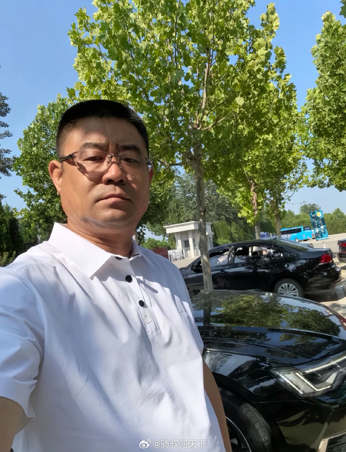 高考查分超出预期妈妈激动狂亲儿子高考查分，激动人心的时刻，为啥我刷到的都是学霸，