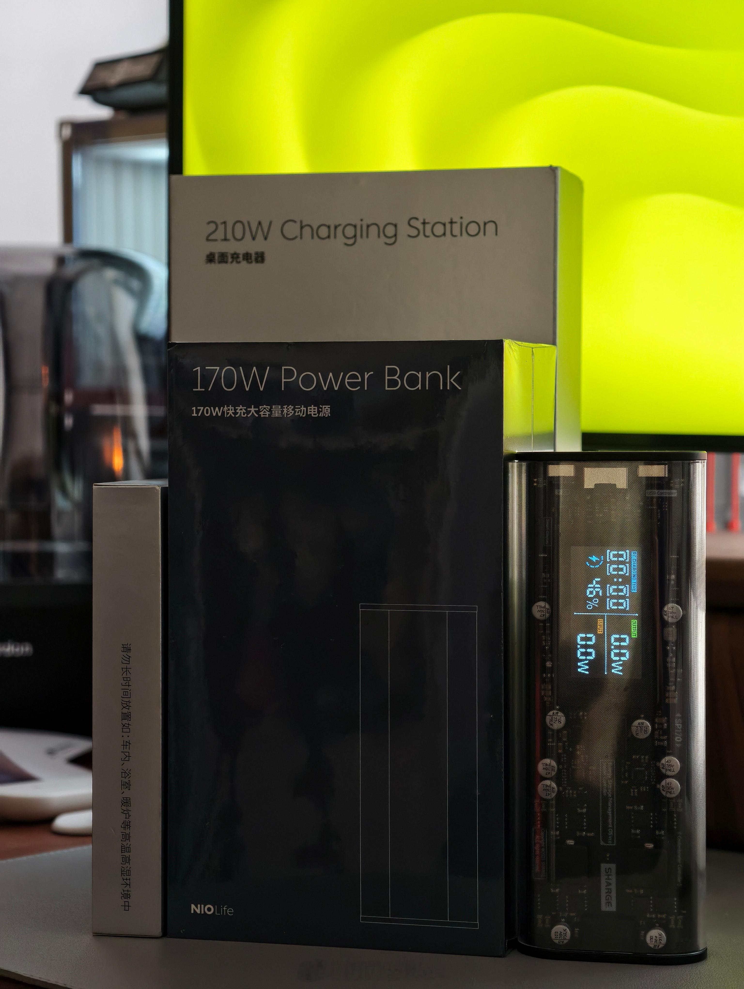 170W 充电宝抽起来🫡依旧铁粉专属，实物为右图中国加电联名款应该是集齐了 P