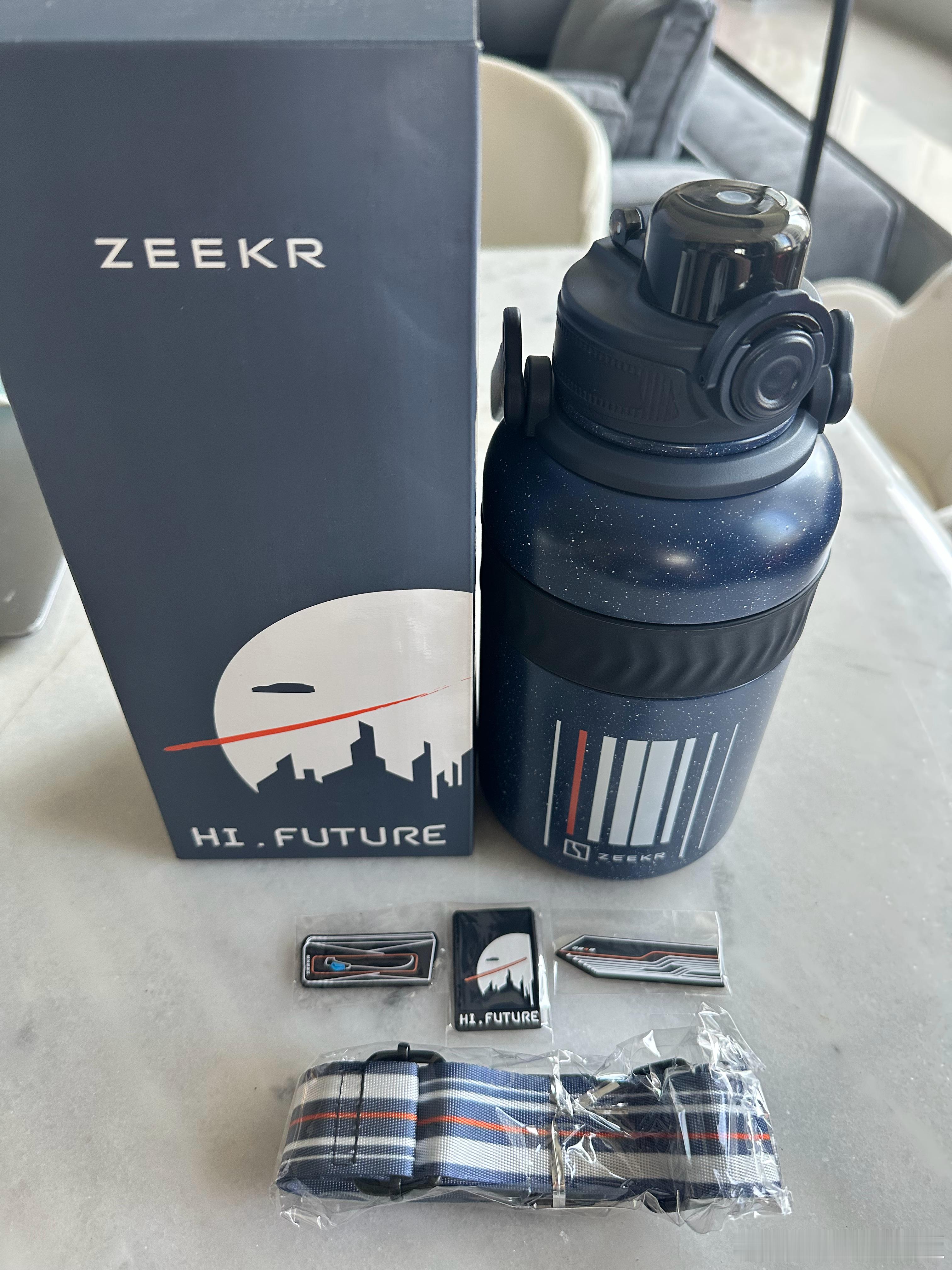 铁粉福利又又又来啦，星辰遐想系列保温杯，抽一个铁粉直接送！  