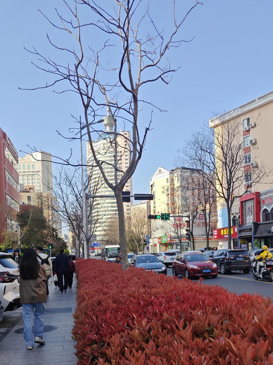 吸烟有害健康，吸烟有百害而无一利，这是大家都知道的事情，可还是有不少人要去吸烟，