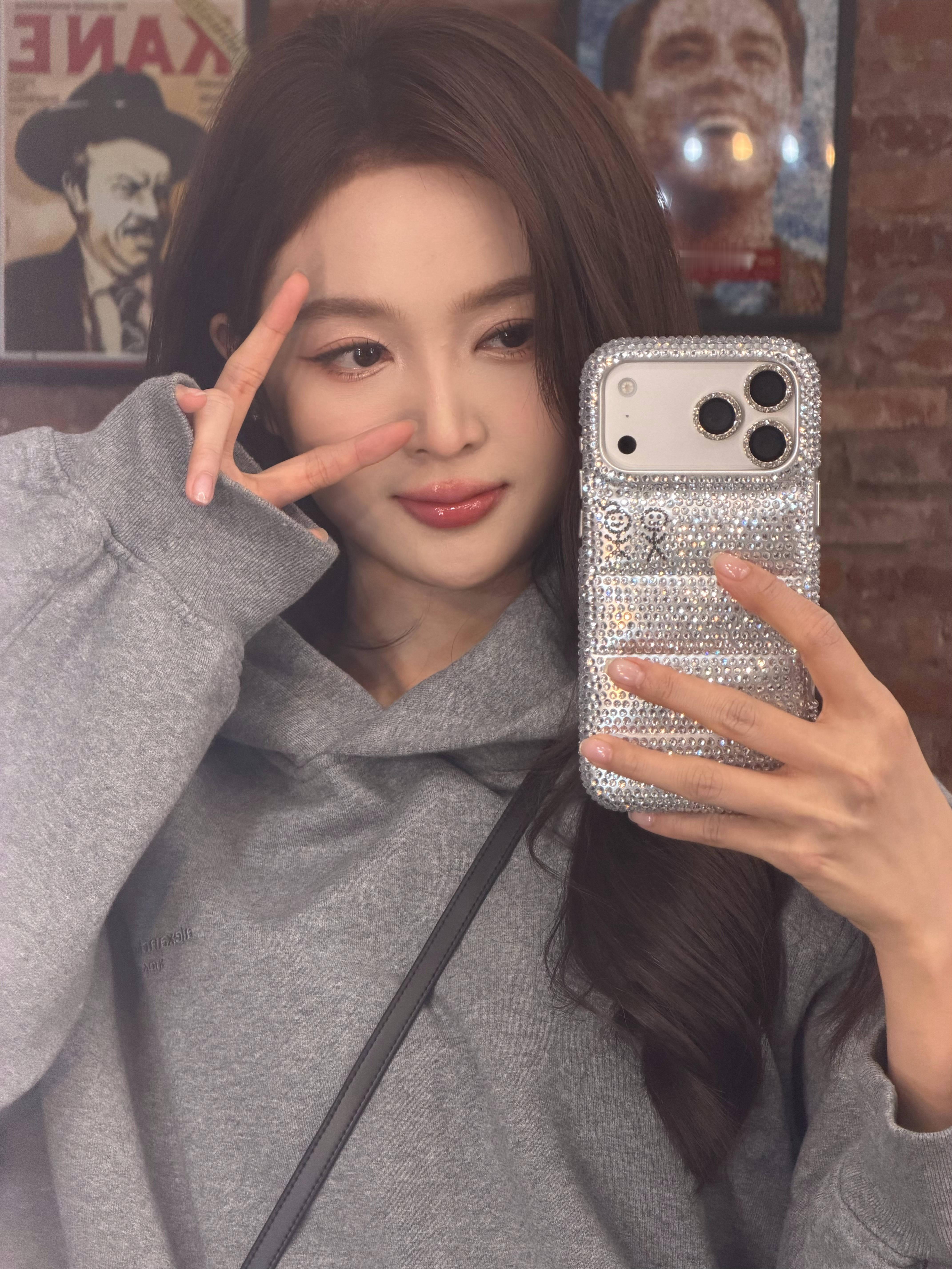 吴宣仪wxy吴宣仪辛凌 朋友们超级like来一来来一来 帖子发一发发一发