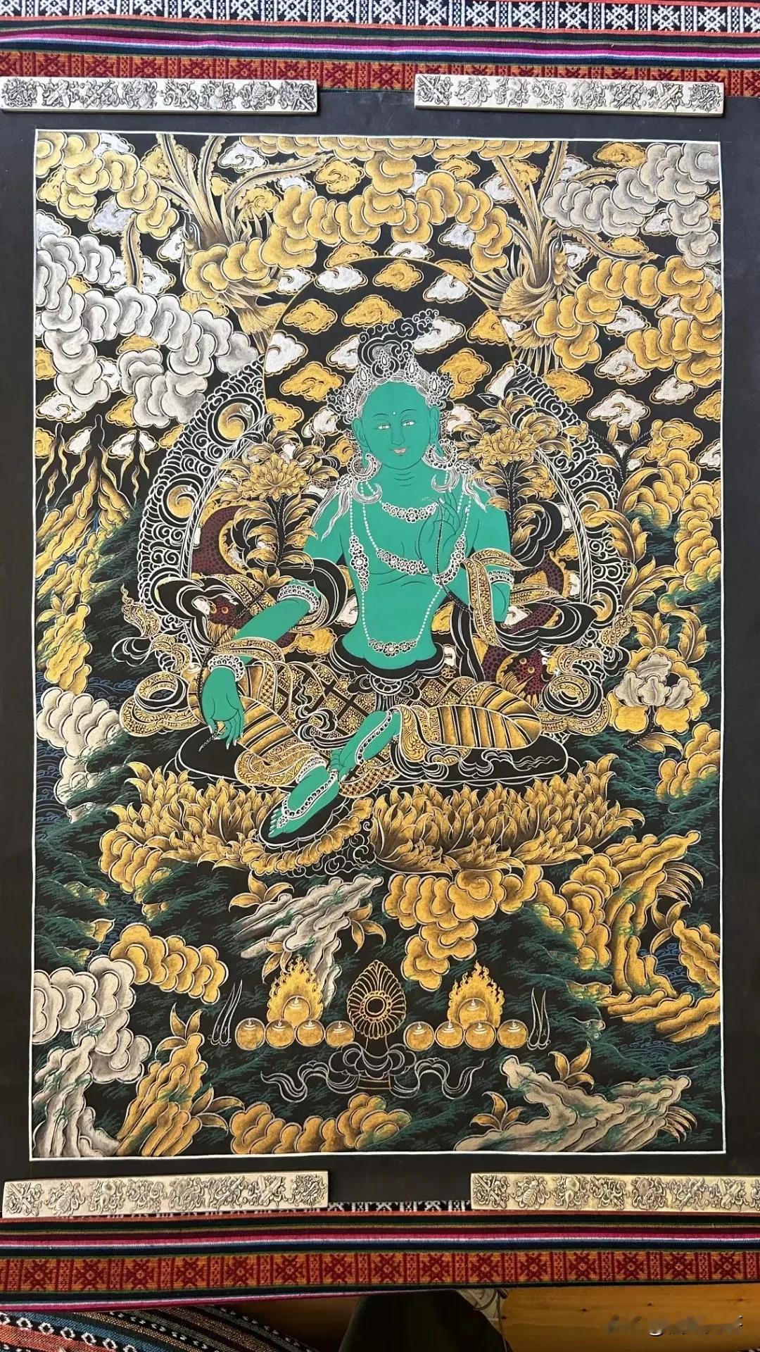 黑金唐绿度：母祥云和背景为金银绘制，主色绿松石。利事业，健康