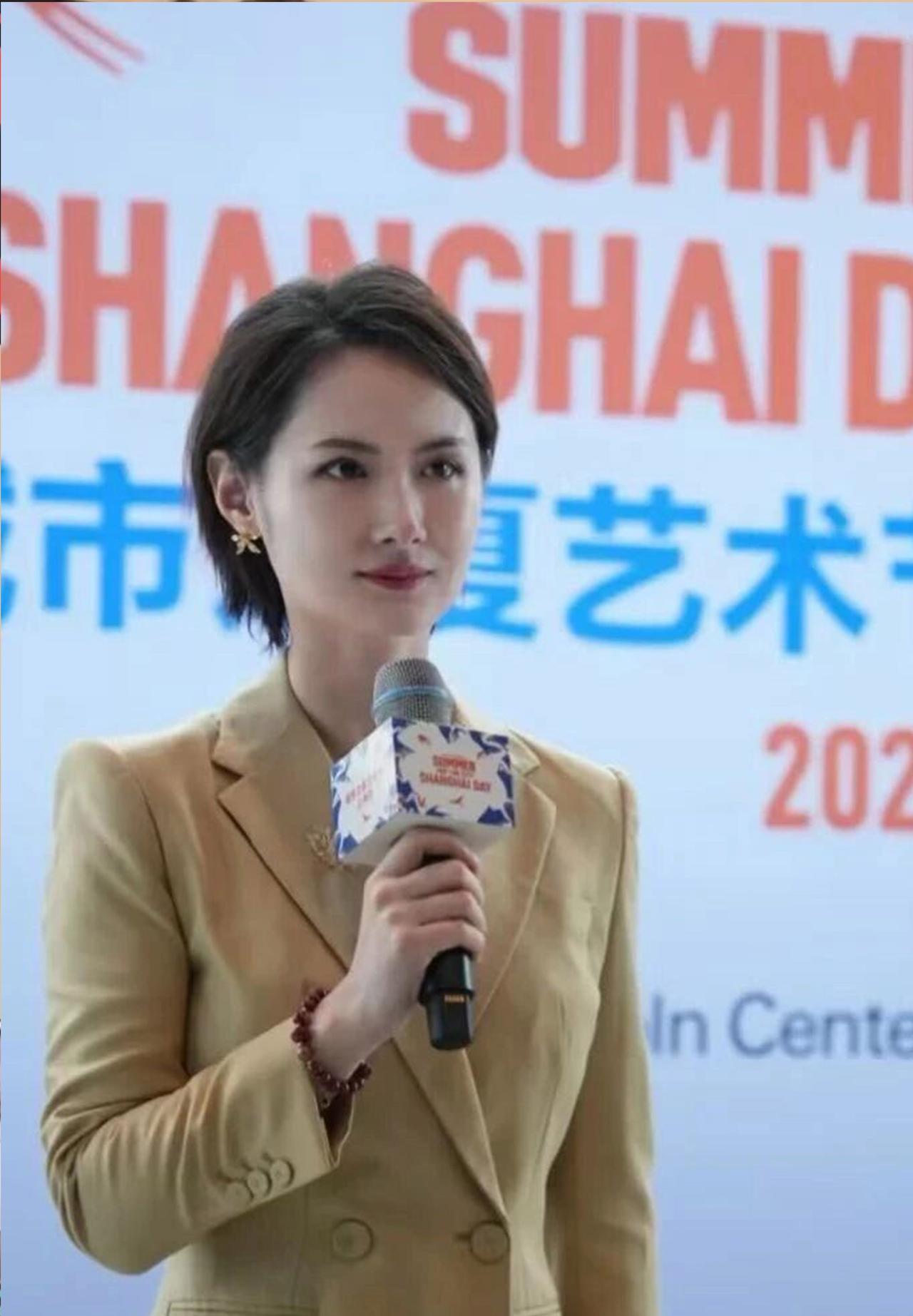 陈璇这个人。  
我真是越来越看不懂了。  
据网上信息，陈璇团队启动投诉维权，