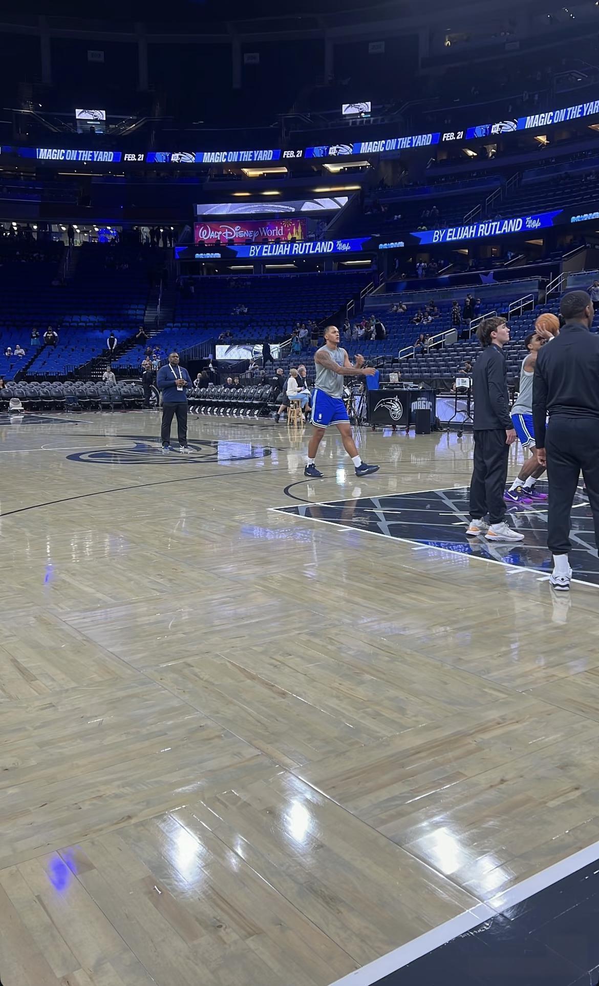 🐝蜂群逆袭！替补狂轰13分+三分雨浇灭魔术，新星崴脚离场引担忧！！北京时间12