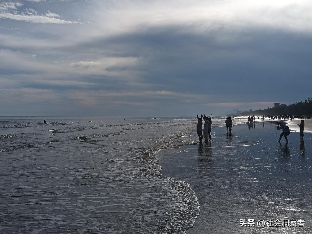 别为留不住的人和事消耗自己，地球少了谁都转，你没了谁也能活得精彩。过去的辉煌与遗