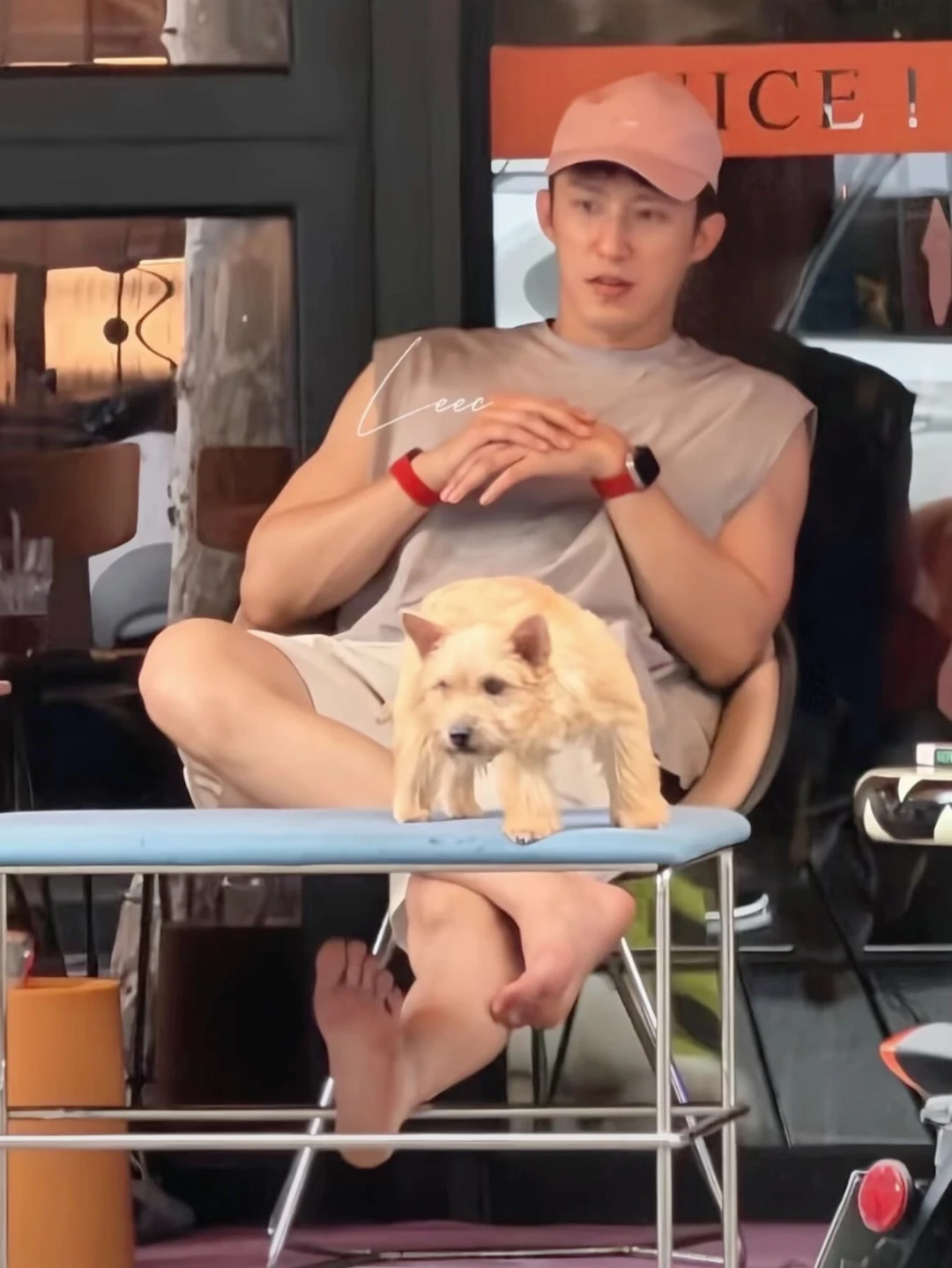 黄🐳～我想做你面前的🐶🐶，抱着我～