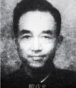 1949年渡江战役打响，国民党江阴要塞司令戴戎光猛然发现，手下几千官兵他竟一个都