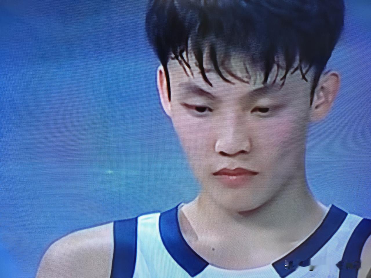 徐杰上赛季后半段就已经成为广东男篮替补，虽然上赛季以前，杜峰得以拯救，可以说徐杰