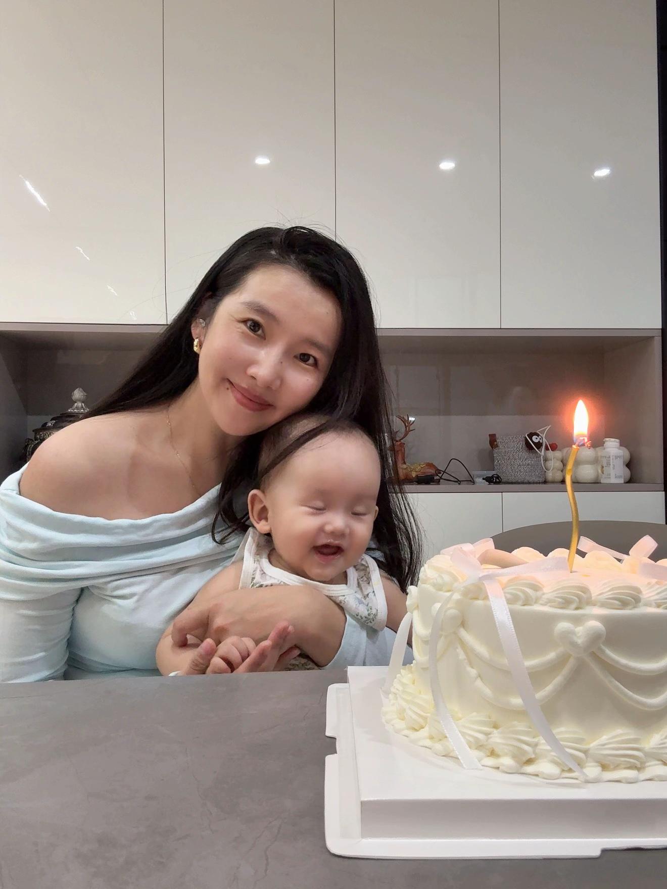 当妈妈后的第一个生日🍰 是拥有新身份的第一年 是爱与被爱的新一岁🎂...