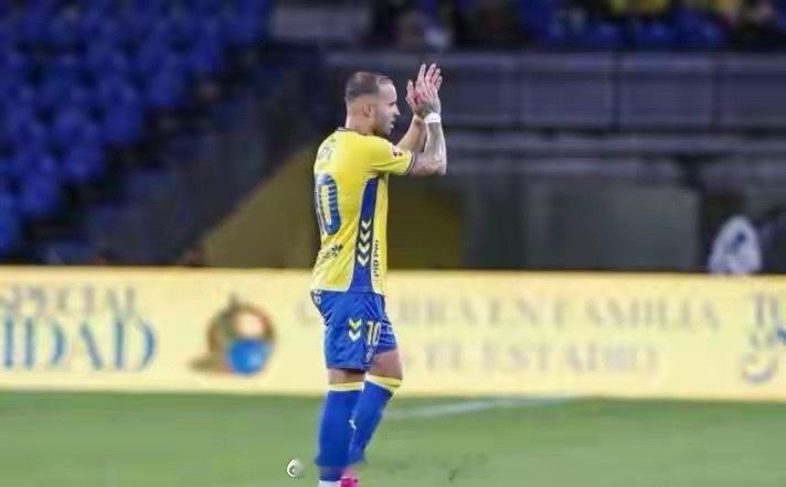 从伯纳乌金童到漂泊浪子，生涯跨遍三大洲，三度回家上演梅开二度，这样的故事，只属于