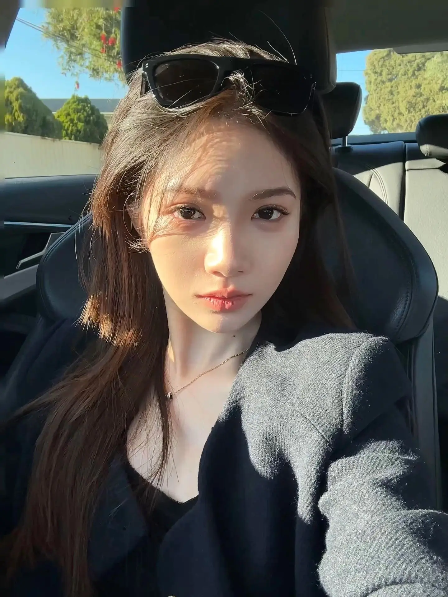 我们到了一定的年纪，才会发现，人生其实有很多东西，是可有可无，可去可留...