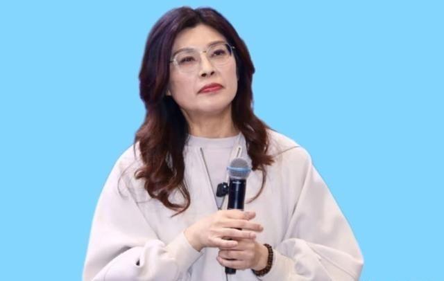 郑丽文大陆之行在岛内引发了高度关注，台湾多数民意认为是成功的。正如台湾网友如下言