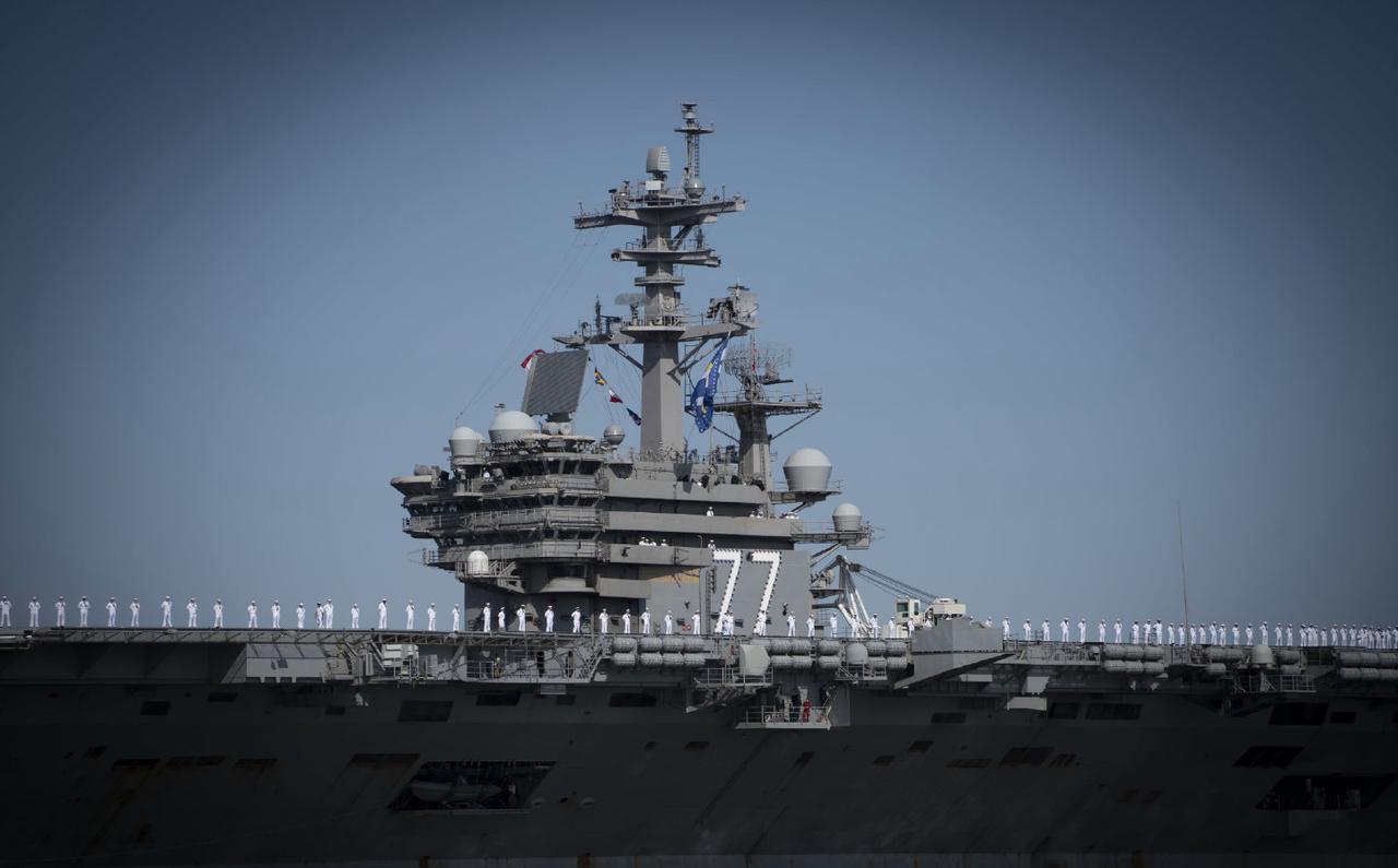 近日美国又向中东部署了一艘航母。“布什号”核动力航母已经进入待命状态，预计10到