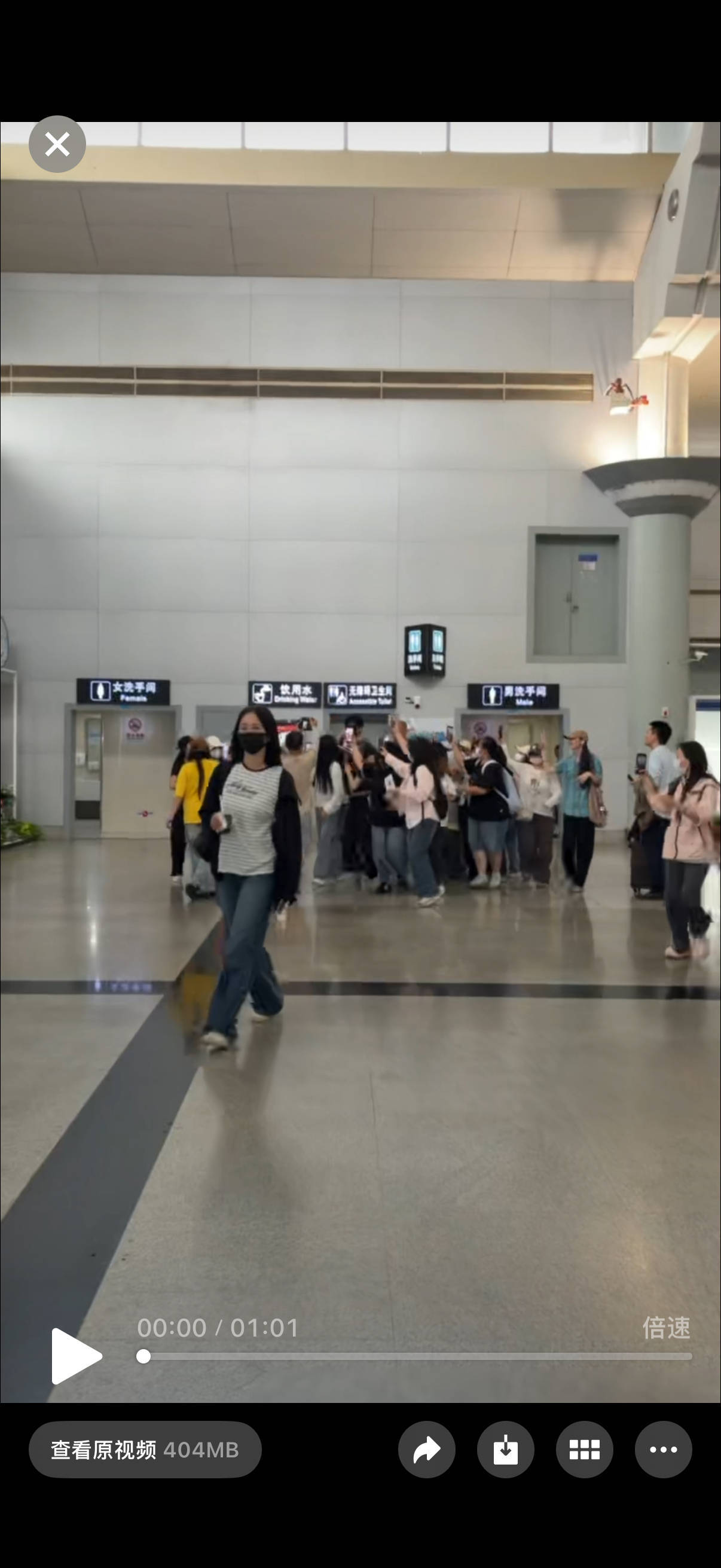 李妍你只管大胆往前走我哥哥一点也不挤一点也不累