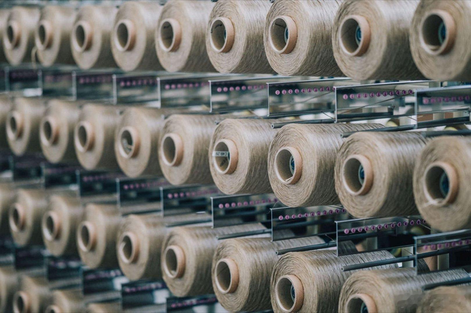 宝马集团携手合作伙伴，荣获业界权威奖项 ： “JEC 复合材料创新奖”（汽车与道