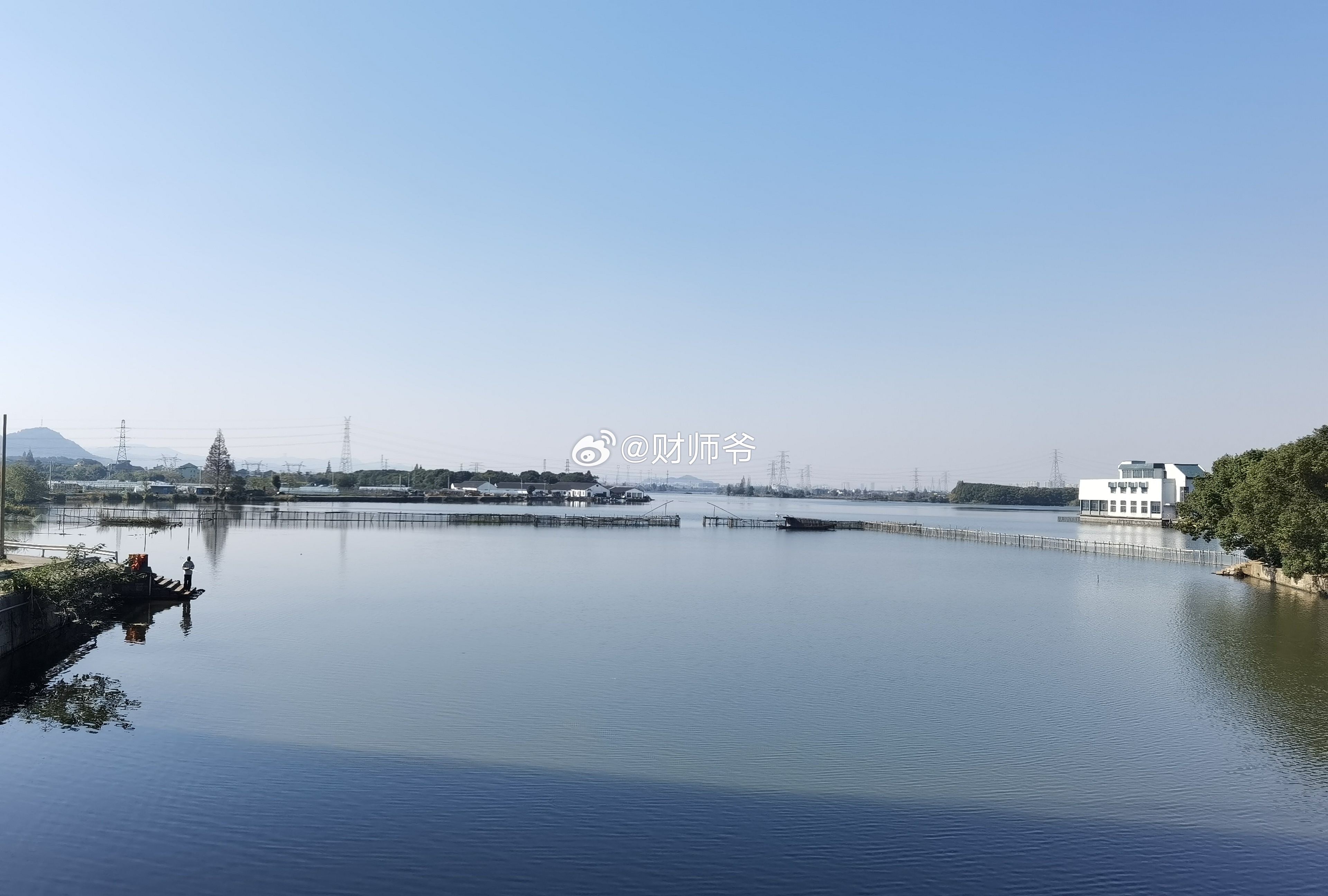 秋日的青甸湖渔场 