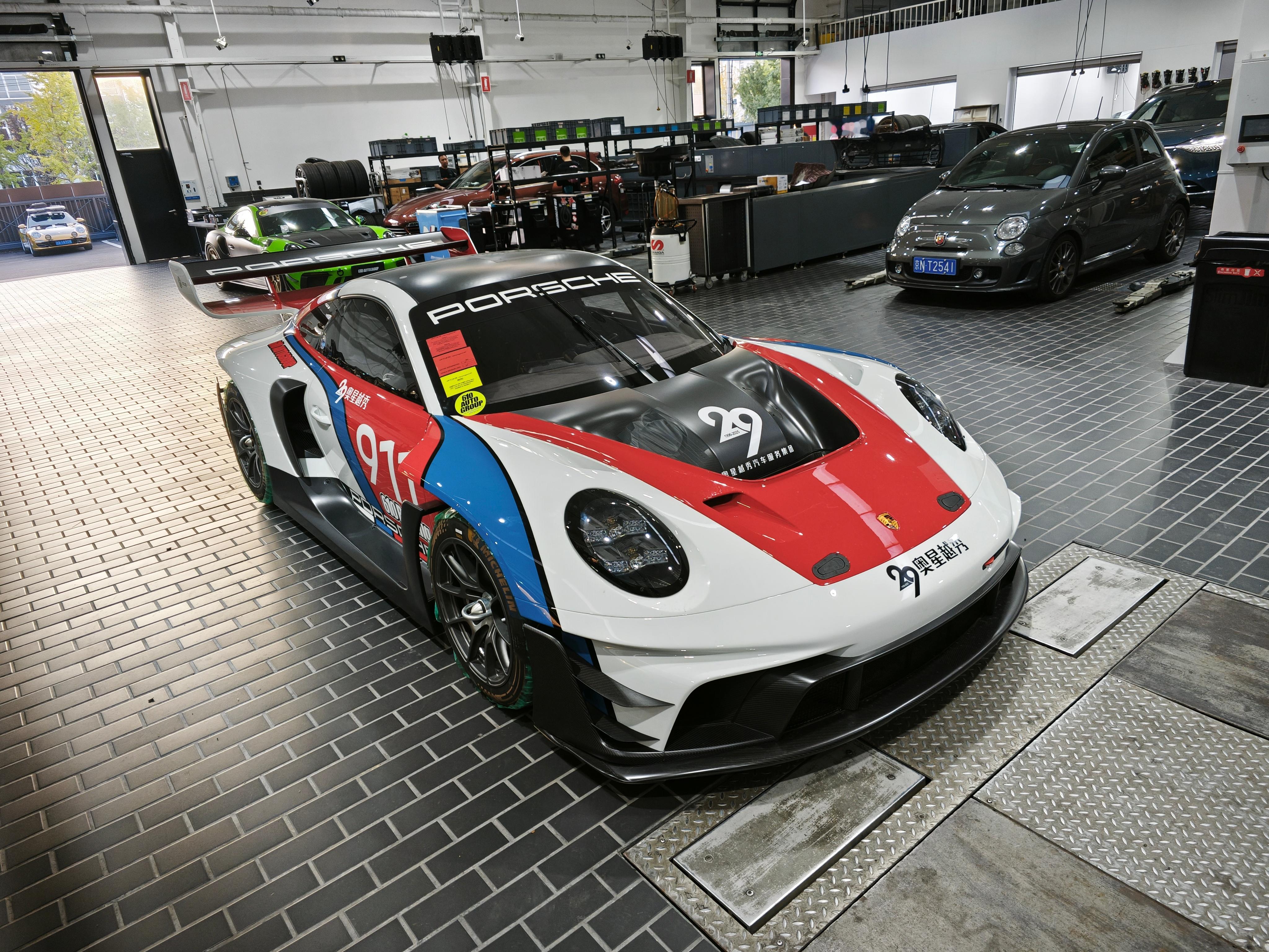 全球限量77台 千万级理财神器​保时捷911 GT3R rennsport​静态