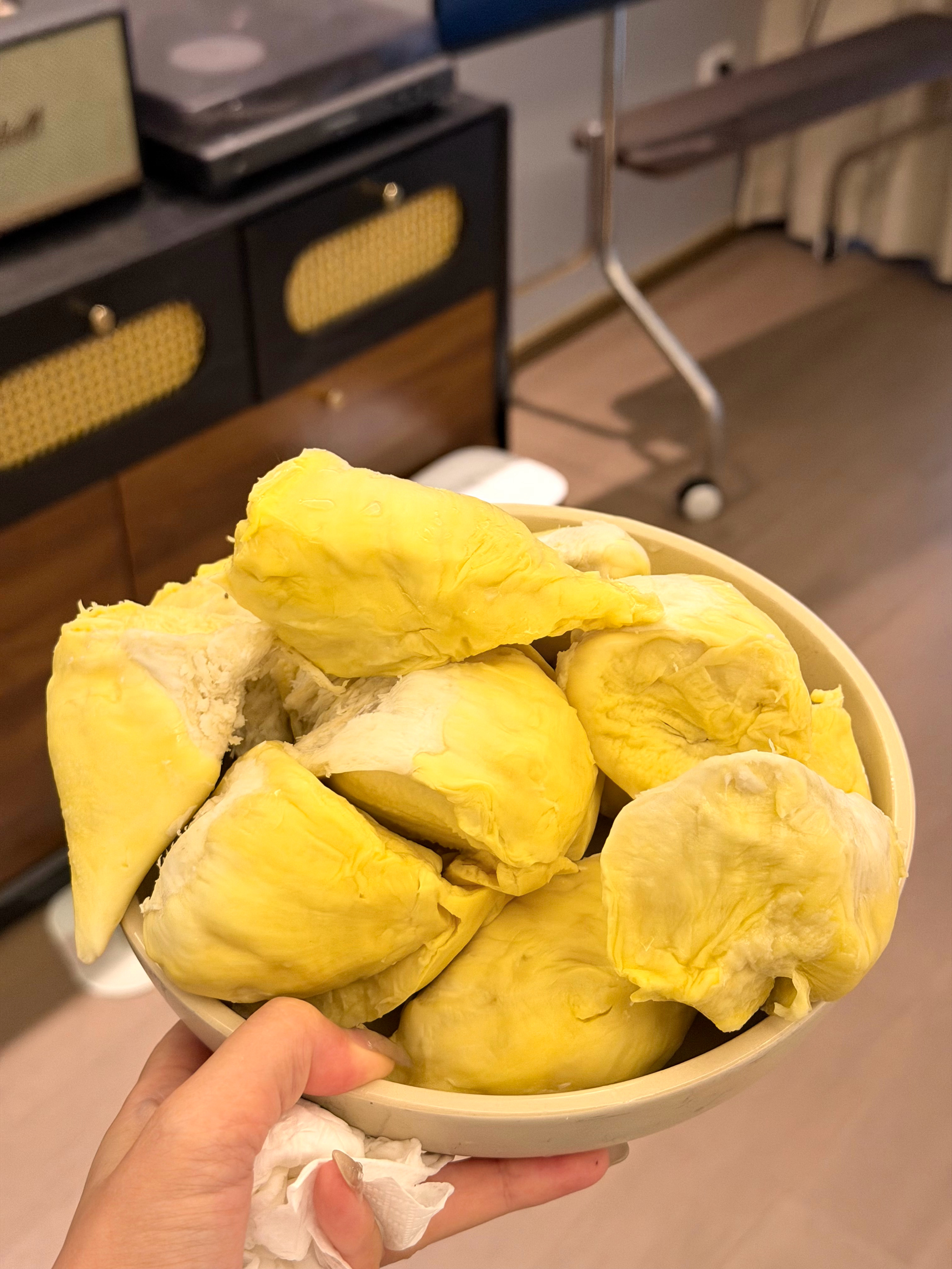 苍天不负爱吃人107块4斤的榴莲开了五房肉香香甜甜！要的就是这一口