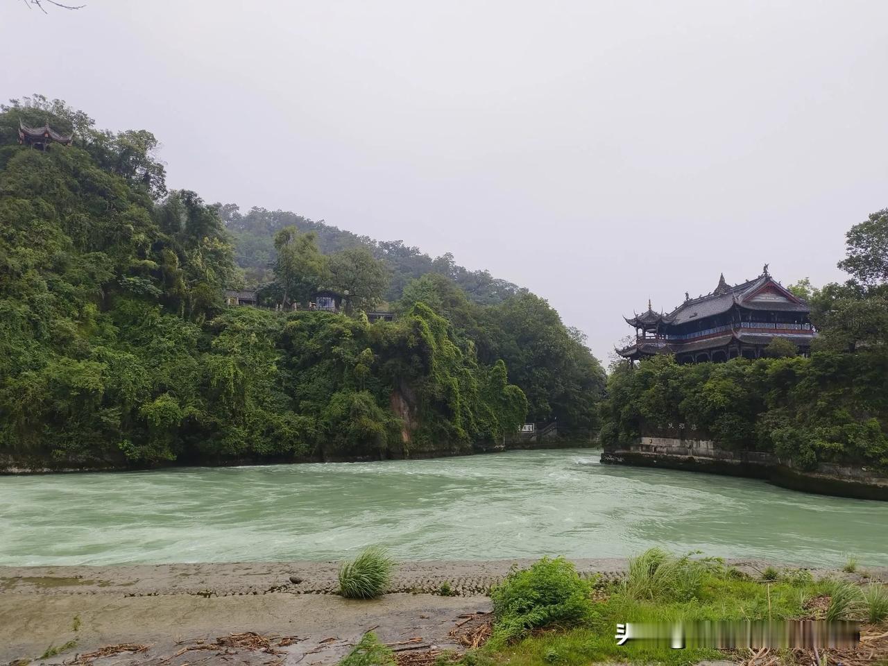 下联：山东山西分东西。