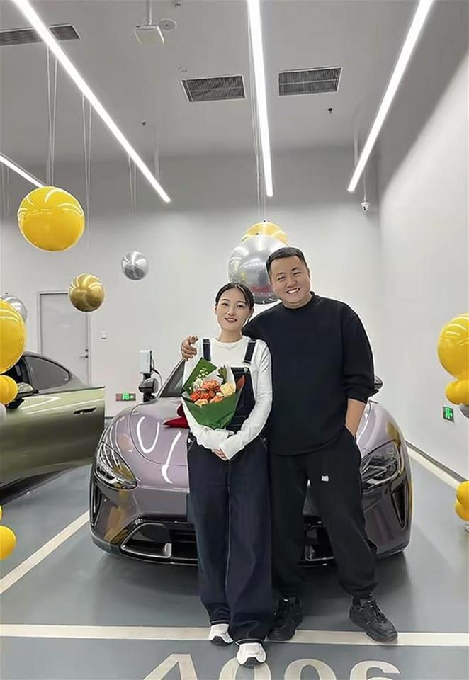 小米SU7坠崖车主再提新车！生死关头的铁证刷爆热搜🚗💥
惊险事故成最强广告！