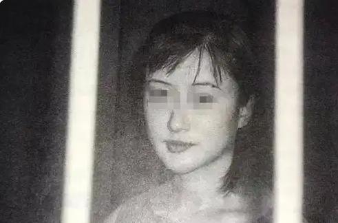 2001年6月27日晚，原厦门航空空姐杨旸与有妇之夫郭介明在北京现代城郭介明的公