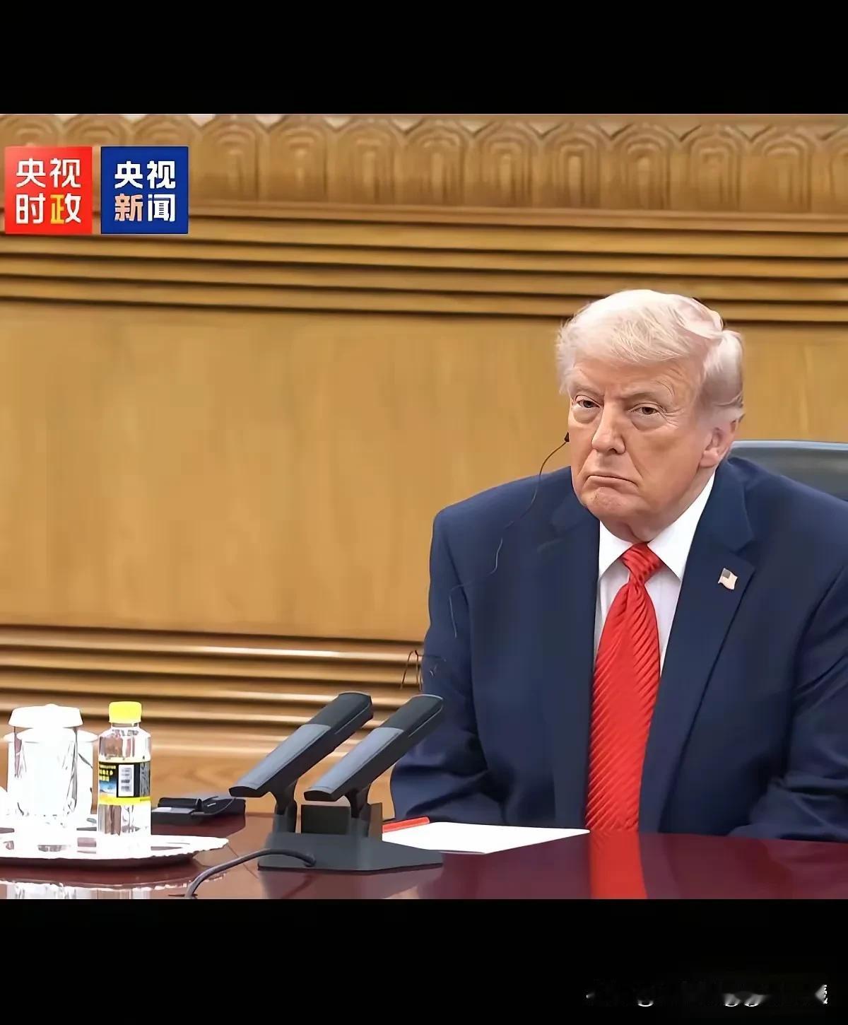 看下图，谁能想到，靠土味广告和营销频频被罚的椰树，旗下的椰树牌国宝长寿泉饮用矿泉