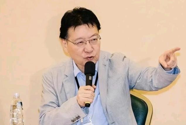 5 月 8 日岛内吵翻了！赵少康直接翻脸硬刚郑丽文，7800 亿军购条例刚通过，