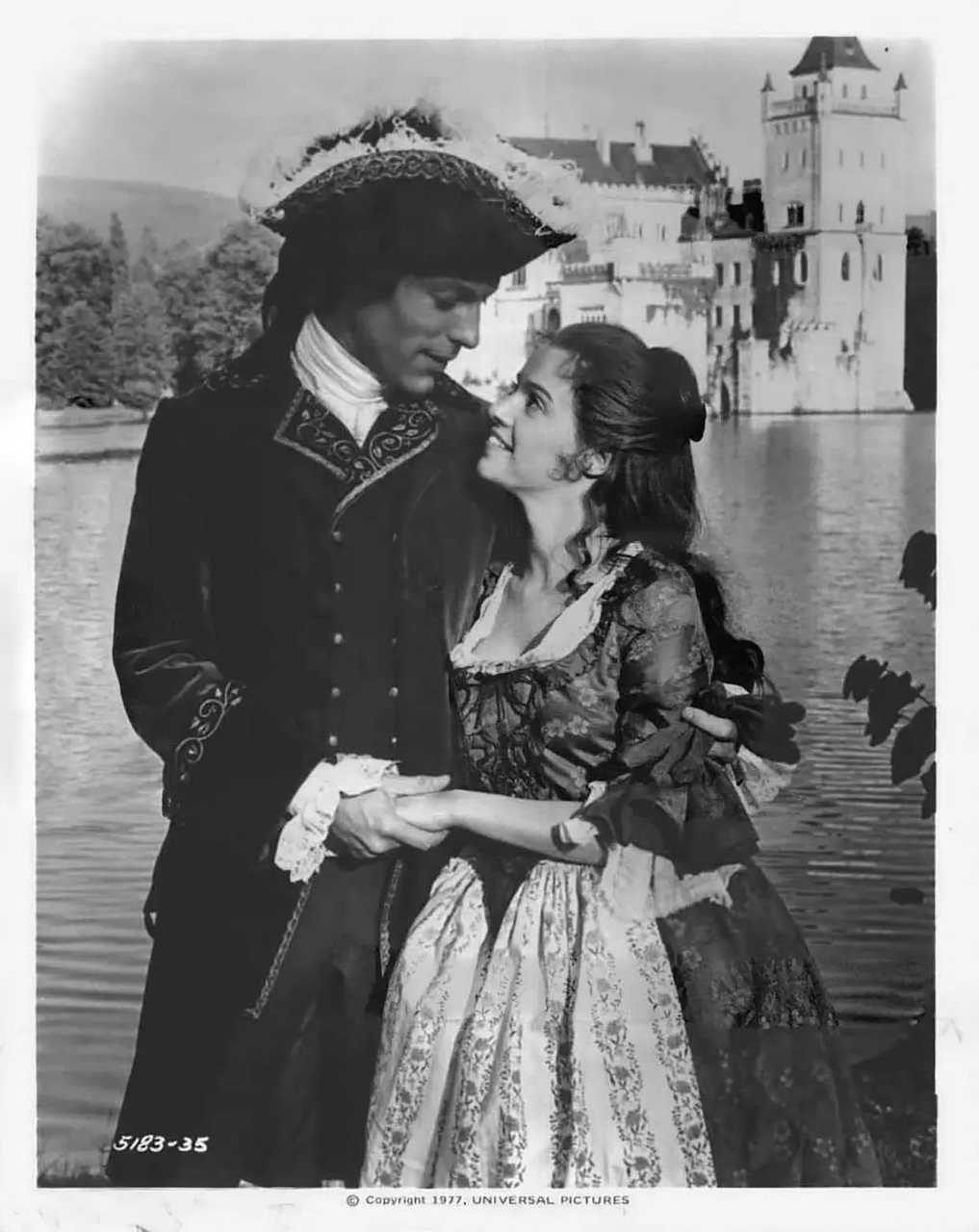 【来自投稿】《水晶鞋与玫瑰花》，1976年。 