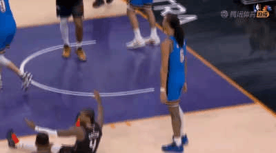 你猜，杰伦格林这2+1为什么被吹掉？
雷霆挑战后，裁判居然说伊戈达罗推了卡鲁索！