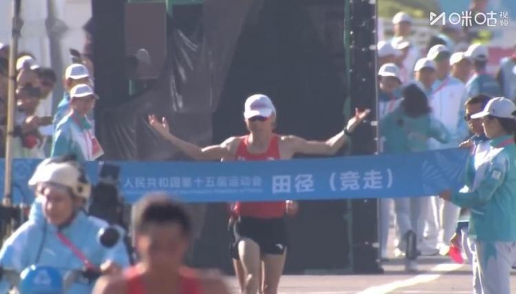 摘金！云南队选手张俊卫冕全运会男子20公里竞走冠军